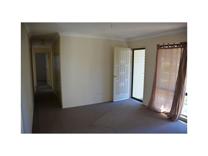 18 Dianne Avenue, Lake Munmorah NSW 2259