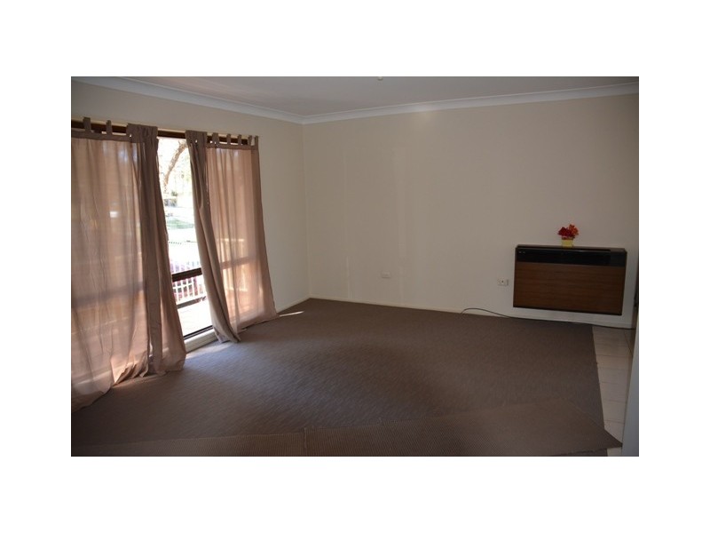 18 Dianne Avenue, Lake Munmorah NSW 2259