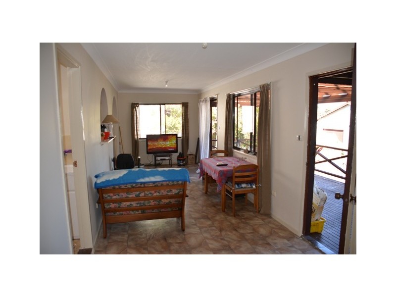 18 Dianne Avenue, Lake Munmorah NSW 2259