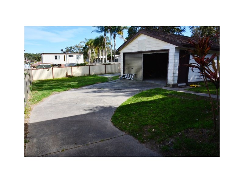 18 Dianne Avenue, Lake Munmorah NSW 2259