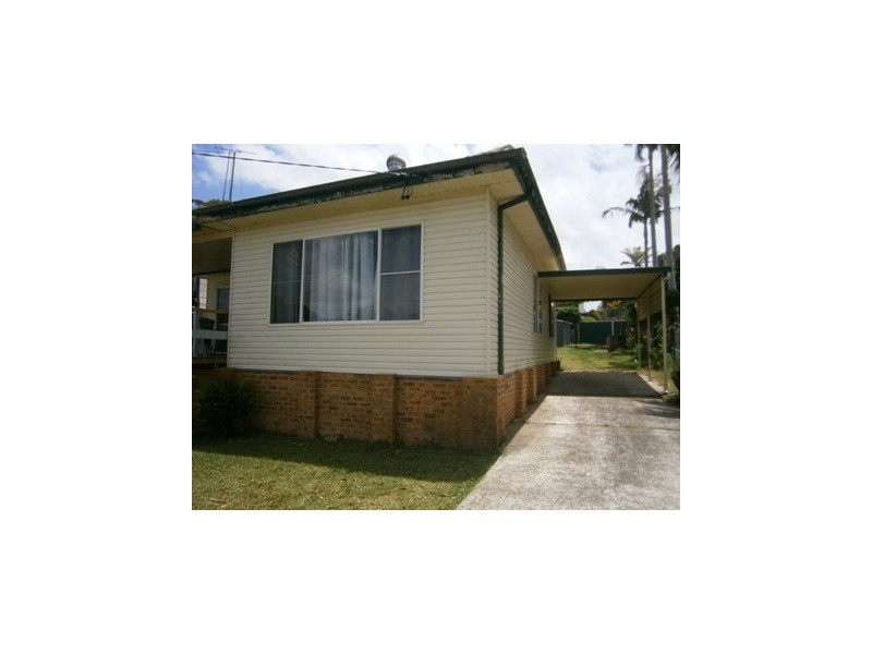 43 Winbin Crescent, Gwandalan NSW 2259