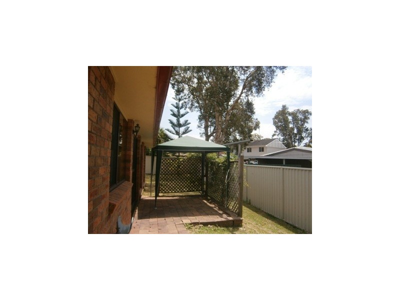 42A Warrina Avenue, Summerland Point NSW 2259