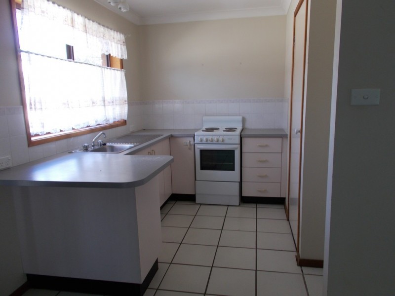 42B Warrina Ave, Summerland Point NSW 2259