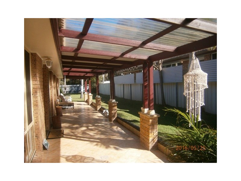 68 Elizabeth Bay Drive, Lake Munmorah NSW 2259