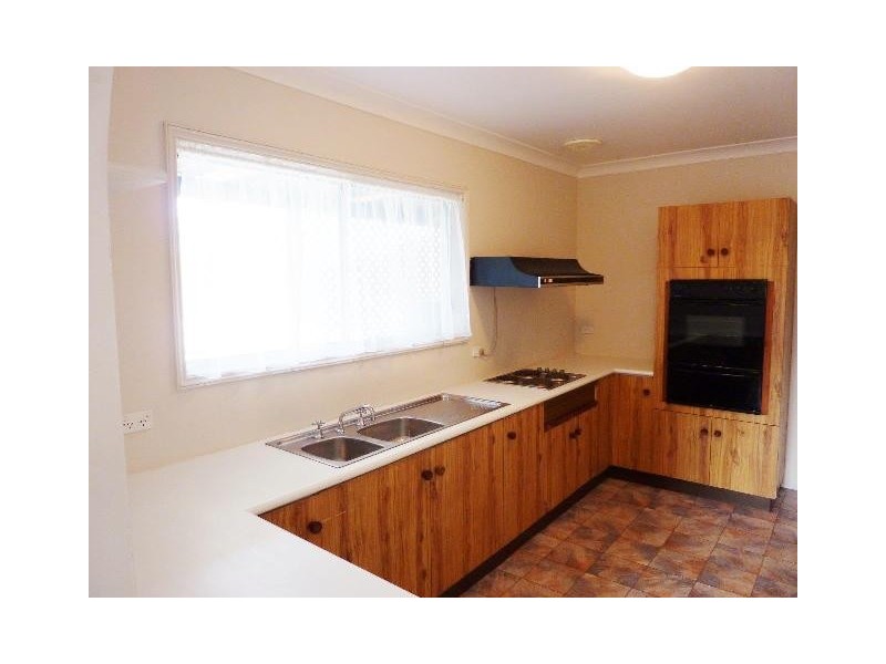 2 / 29 Kalele Ave, Budgewoi NSW 2262