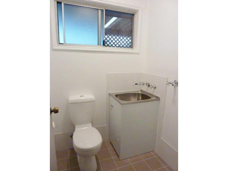 2 / 29 Kalele Ave, Budgewoi NSW 2262