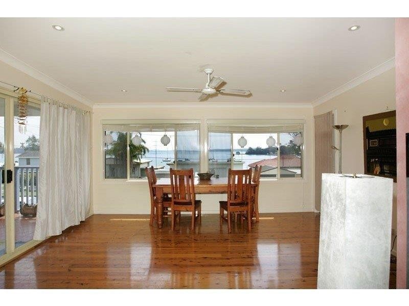 16 KULAROO ROAD, Summerland Point NSW 2259