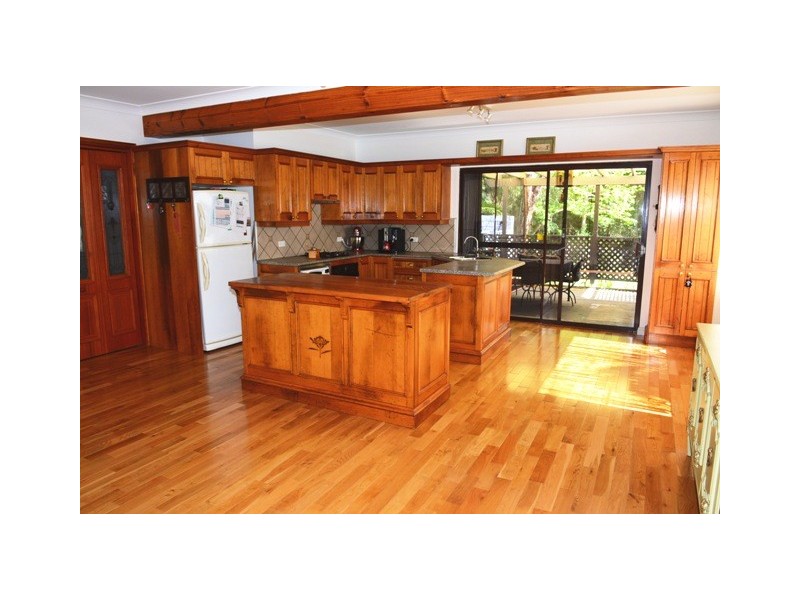 4 Indra Avenue, Summerland Point NSW 2259