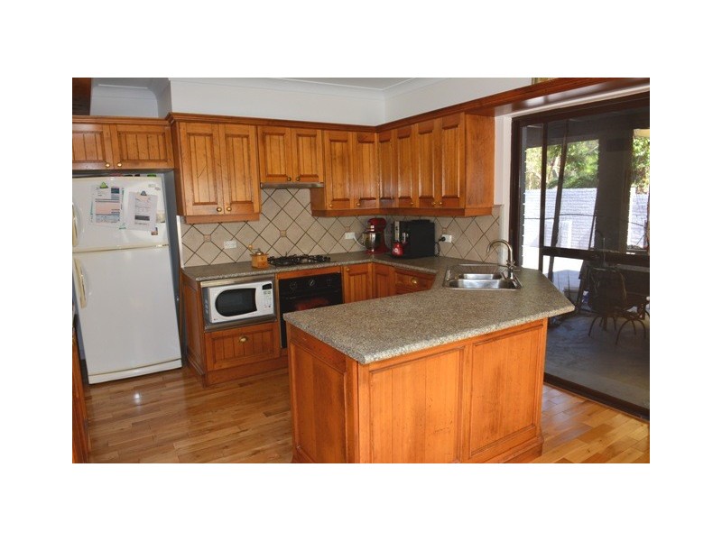 4 Indra Avenue, Summerland Point NSW 2259