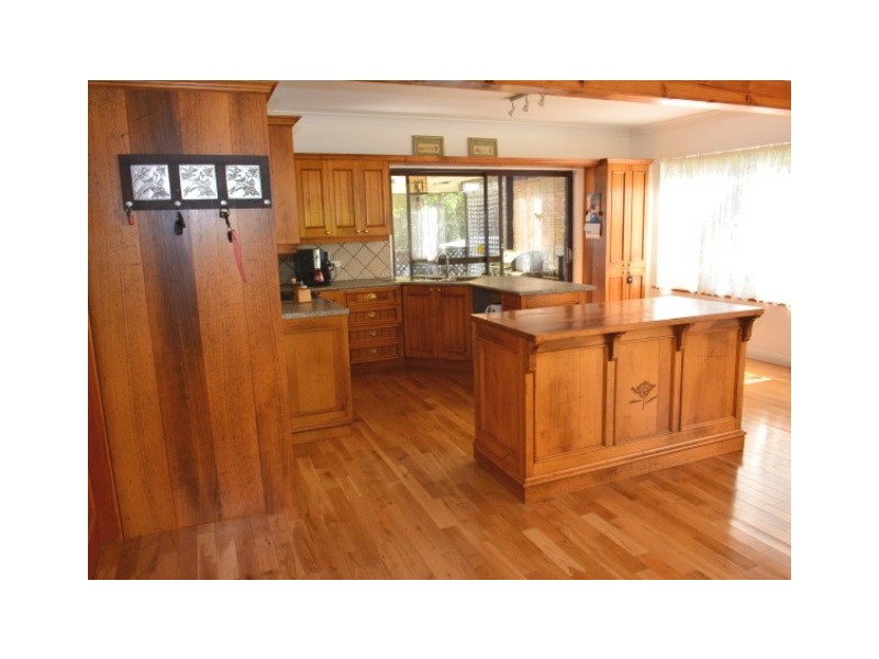 4 Indra Avenue, Summerland Point NSW 2259