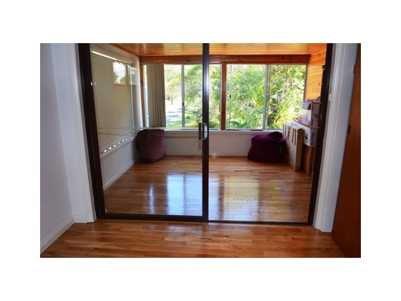 4 Indra Avenue, Summerland Point NSW 2259