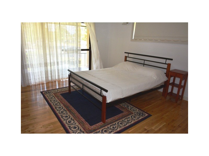 4 Indra Avenue, Summerland Point NSW 2259