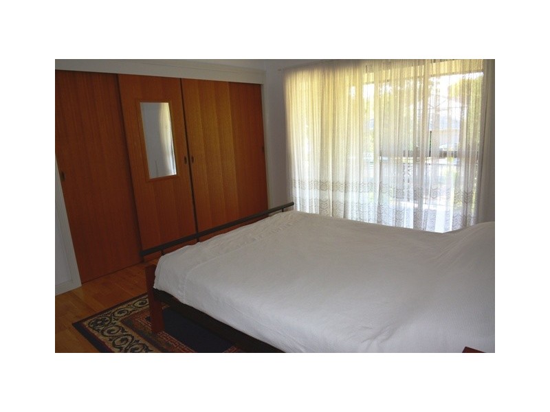 4 Indra Avenue, Summerland Point NSW 2259