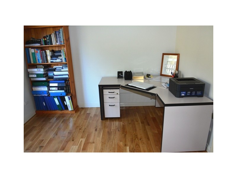 4 Indra Avenue, Summerland Point NSW 2259