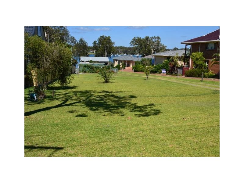 36A Gordon Avenue, Summerland Point NSW 2259