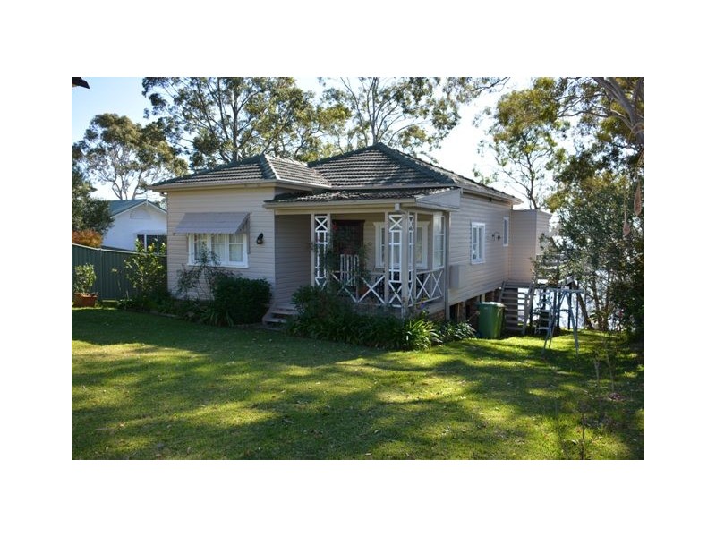 43 and 45A Gordon Avenue, Summerland Point NSW 2259