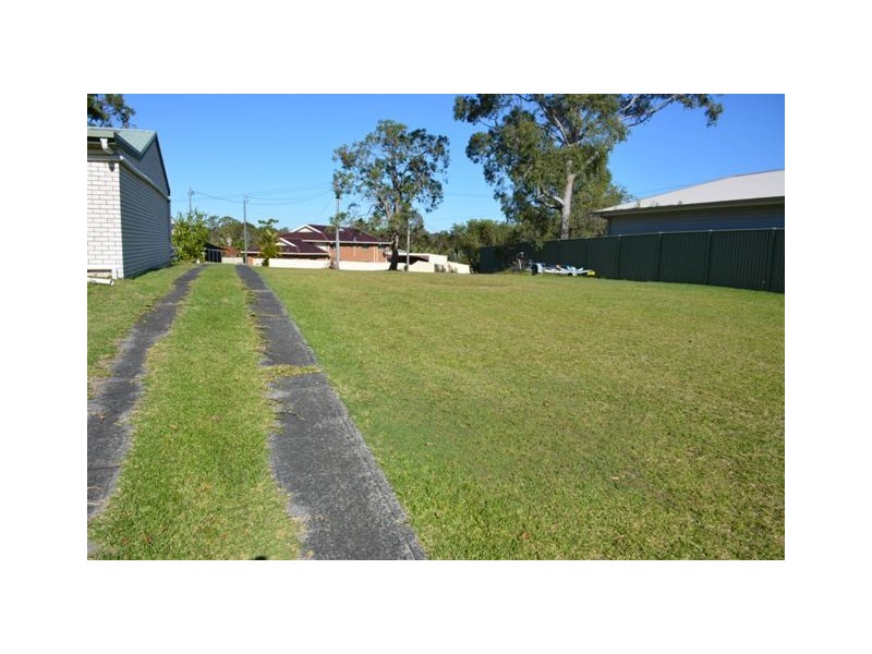 43 and 45A Gordon Avenue, Summerland Point NSW 2259