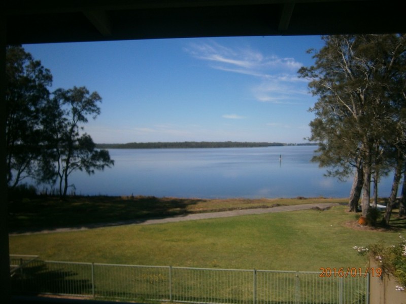 86 Diamond Head Dr, Budgewoi NSW 2262