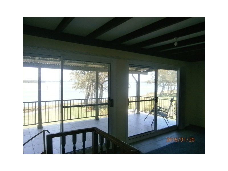 86 Diamond Head Dr, Budgewoi NSW 2262