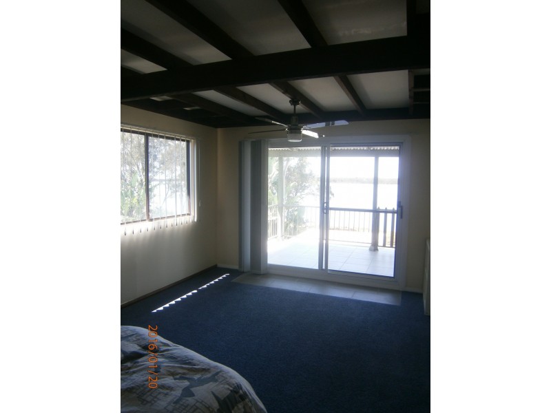 86 Diamond Head Dr, Budgewoi NSW 2262