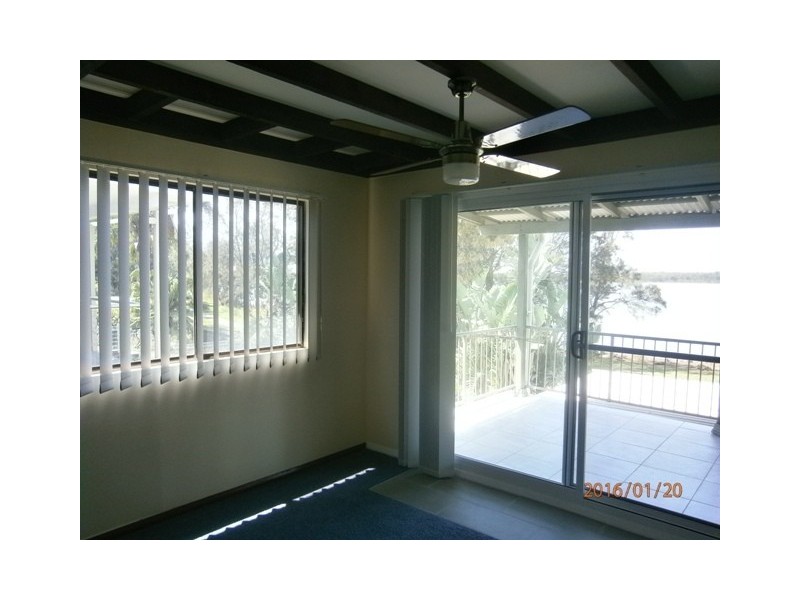 86 Diamond Head Dr, Budgewoi NSW 2262