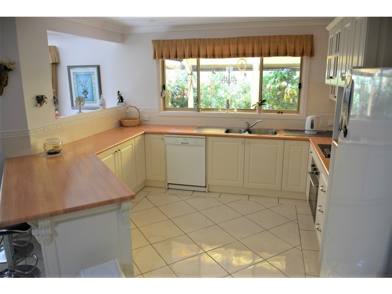 34 Tradewinds Avenue, Summerland Point NSW 2259