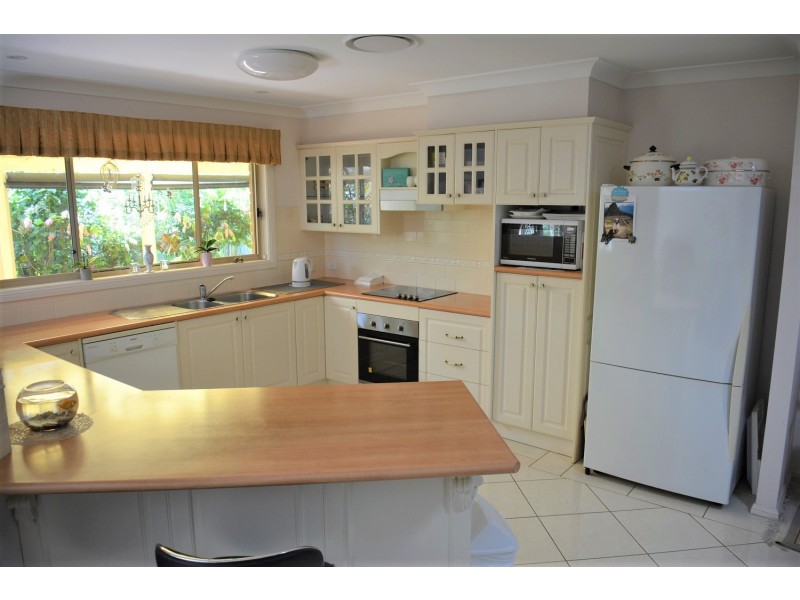 34 Tradewinds Avenue, Summerland Point NSW 2259