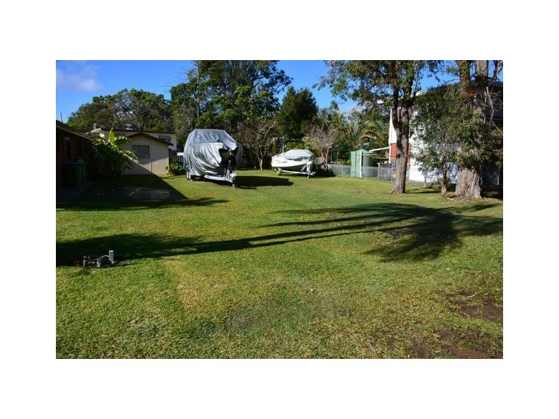 22 Bambara Avenue, Summerland Point NSW 2259
