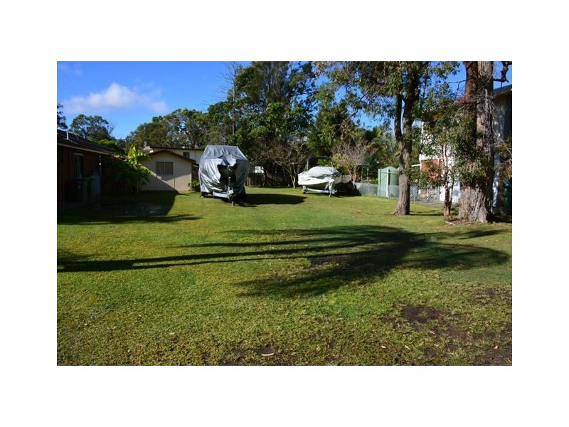 22 Bambara Avenue, Summerland Point NSW 2259