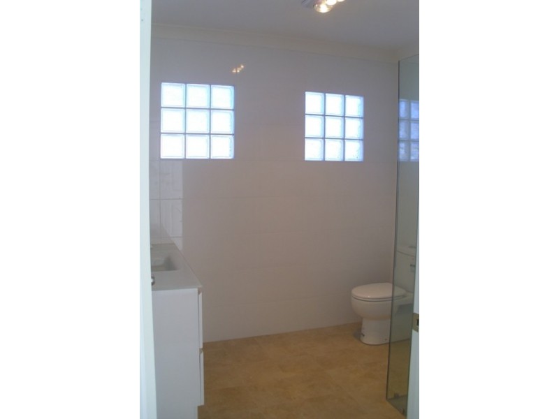 3 / 17 Lake St, Budgewoi NSW 2262