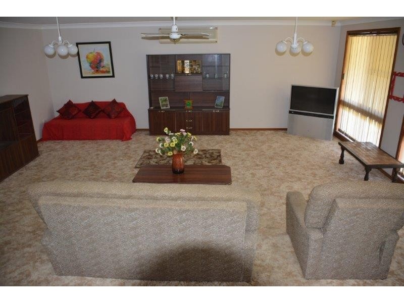 15 Collendina Road, Gwandalan NSW 2259