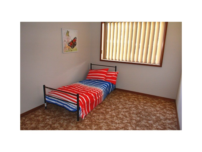 15 Collendina Road, Gwandalan NSW 2259