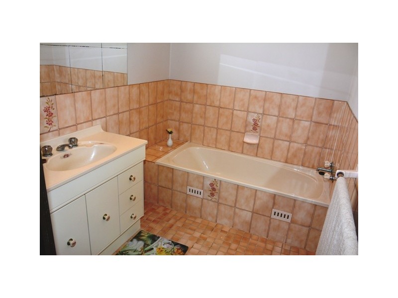 15 Collendina Road, Gwandalan NSW 2259