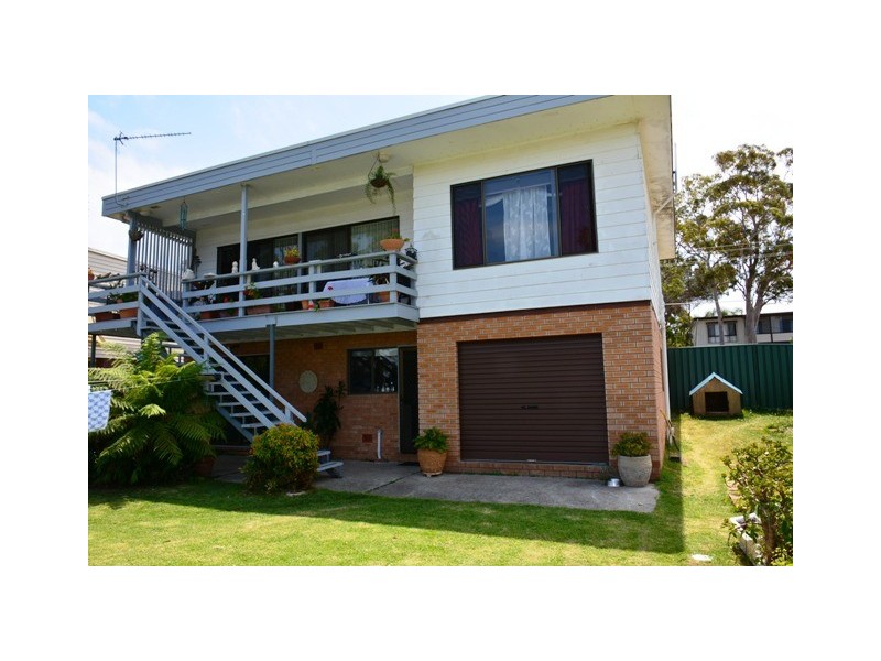24 Murraba Crescent, Gwandalan NSW 2259
