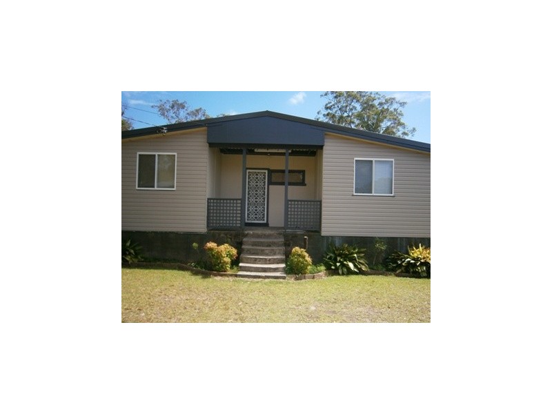 14 Warrina Ave, Summerland Point NSW 2259