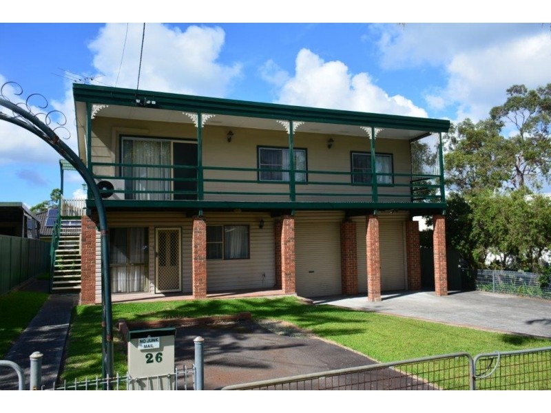 26 Cams Boulevarde, Summerland Point NSW 2259