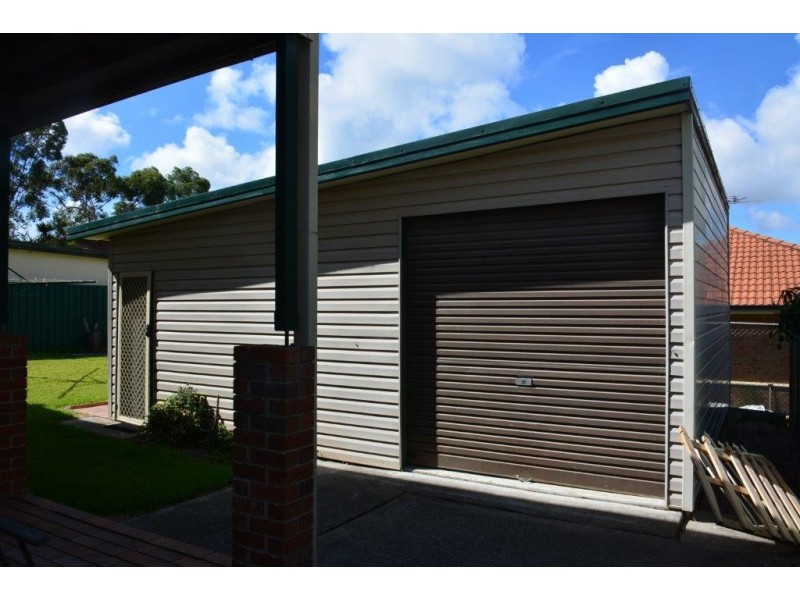26 Cams Boulevarde, Summerland Point NSW 2259