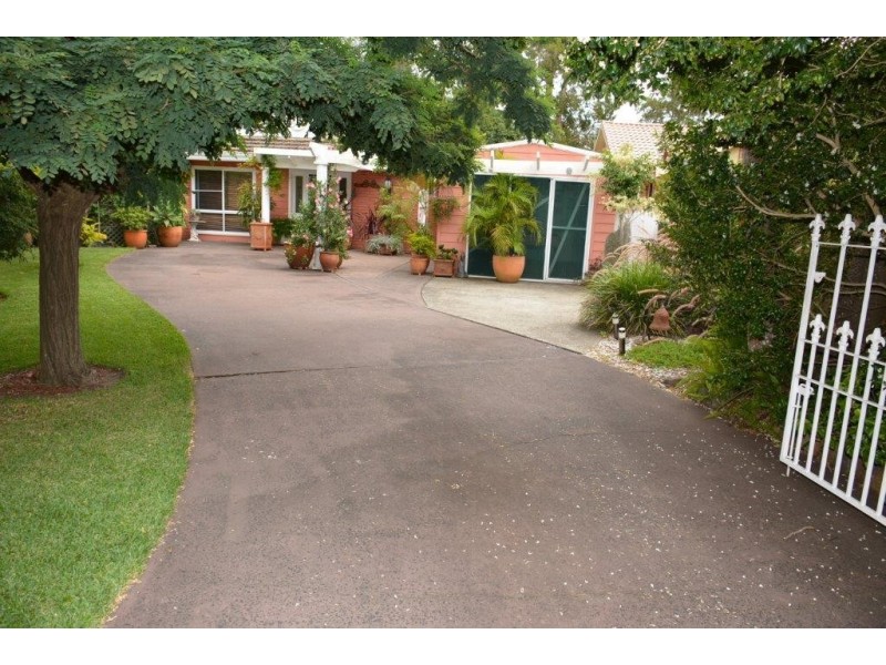 18 Sunset Parade, Chain Valley Bay NSW 2259