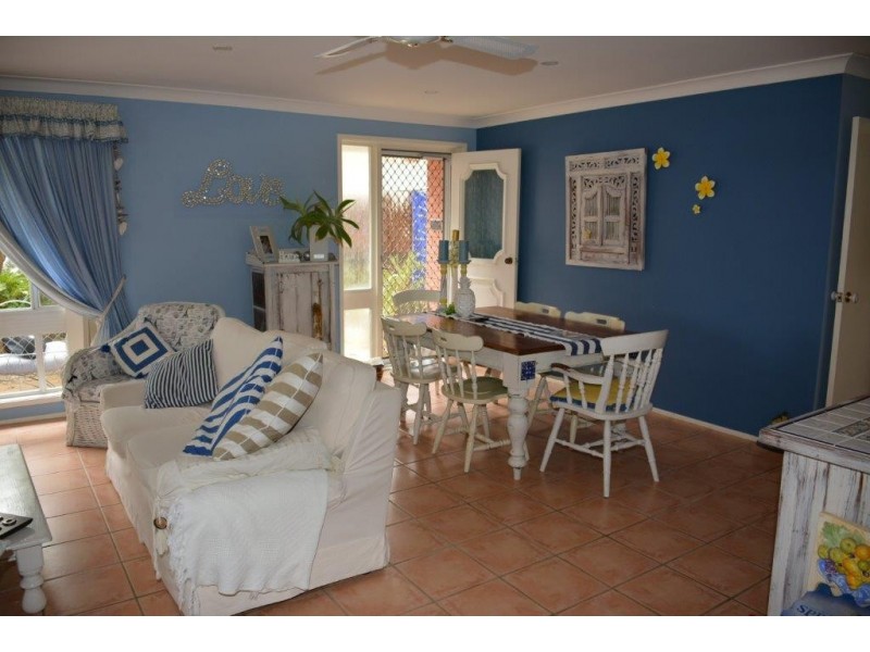 18 Sunset Parade, Chain Valley Bay NSW 2259