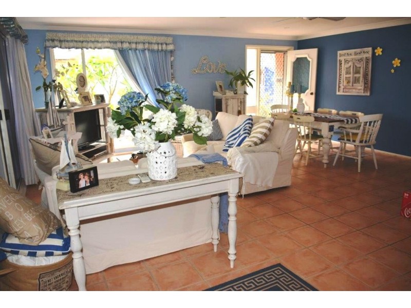 18 Sunset Parade, Chain Valley Bay NSW 2259