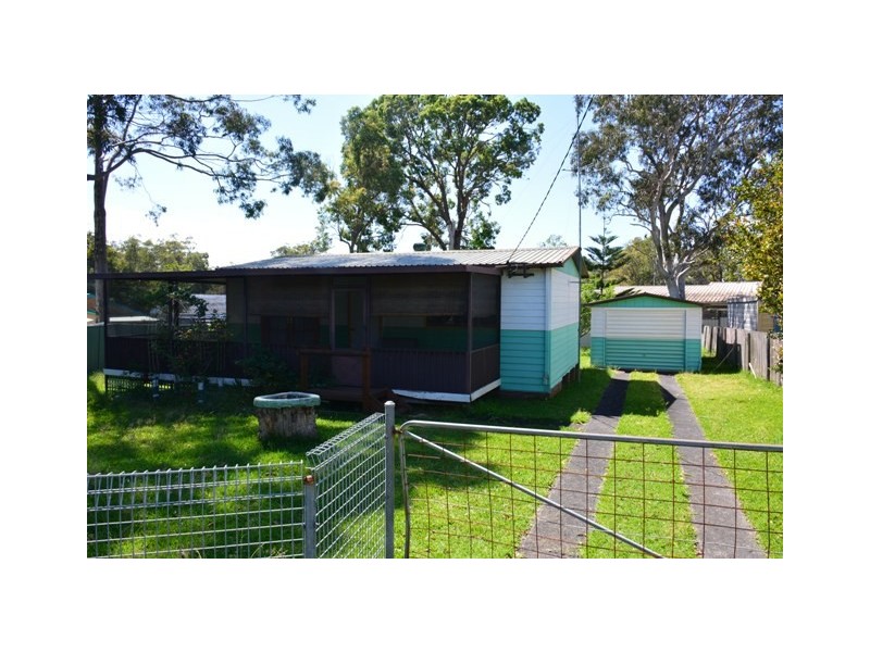 10 Bambara Avenue, Summerland Point NSW 2259