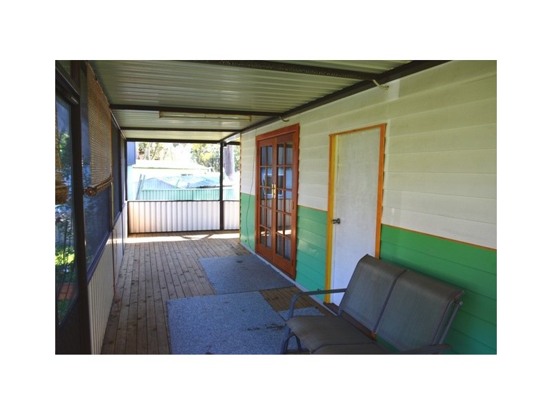 10 Bambara Avenue, Summerland Point NSW 2259