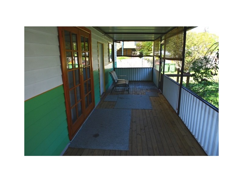 10 Bambara Avenue, Summerland Point NSW 2259