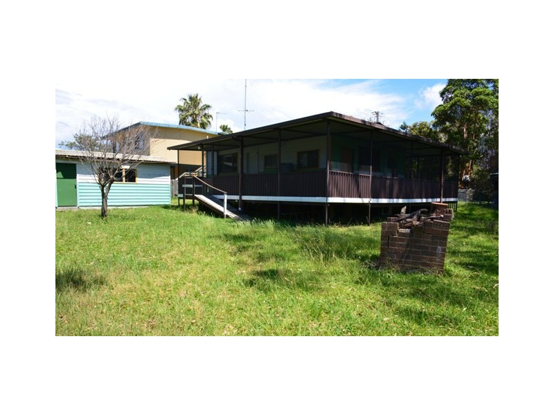 10 Bambara Avenue, Summerland Point NSW 2259