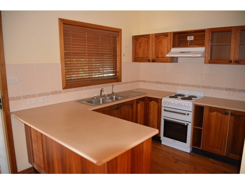 48 Warrina Ave, Summerland Point NSW 2259