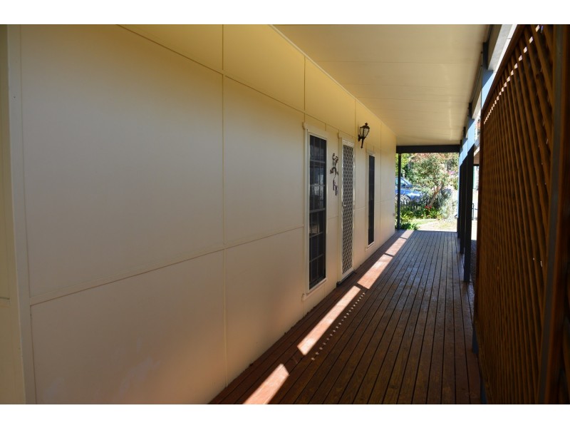 48 Warrina Ave, Summerland Point NSW 2259