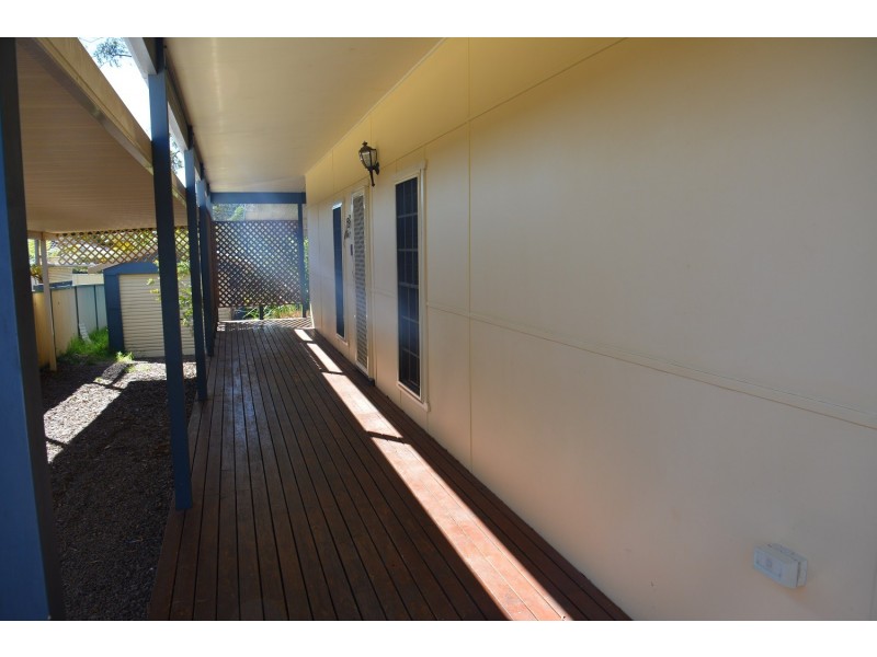 48 Warrina Ave, Summerland Point NSW 2259