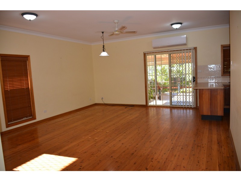 48 Warrina Ave, Summerland Point NSW 2259