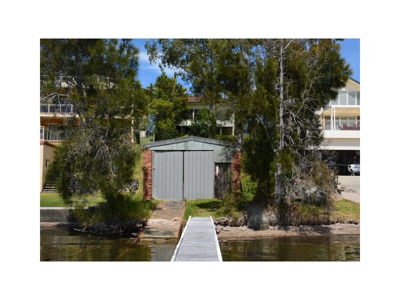 51 Gordon Avenue, Summerland Point NSW 2259