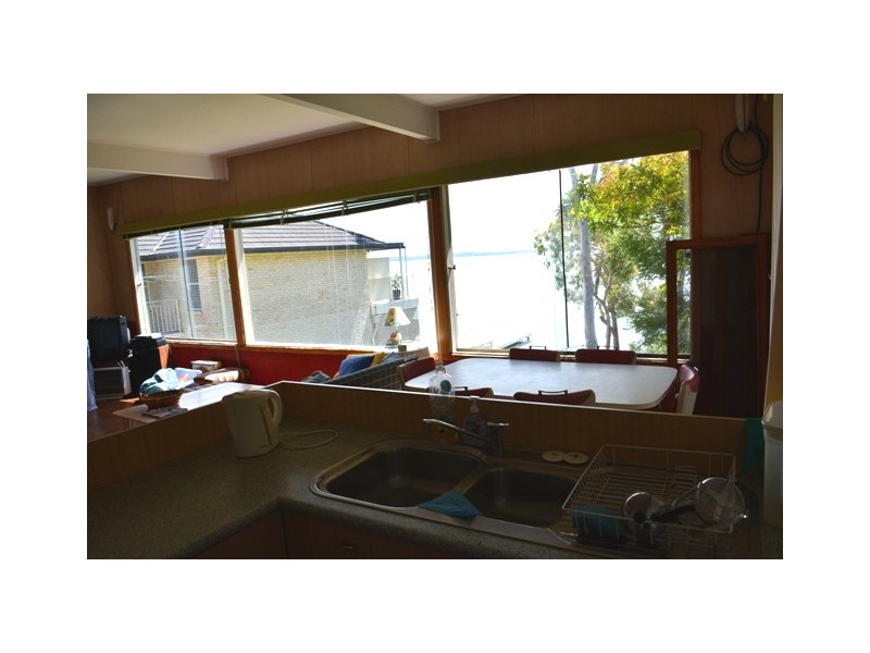 51 Gordon Avenue, Summerland Point NSW 2259